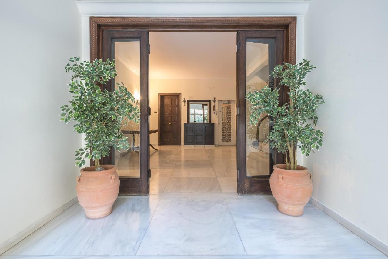 Luxurious Apartment In Kolonaki, Peridot -Homes 아테네 외부 사진